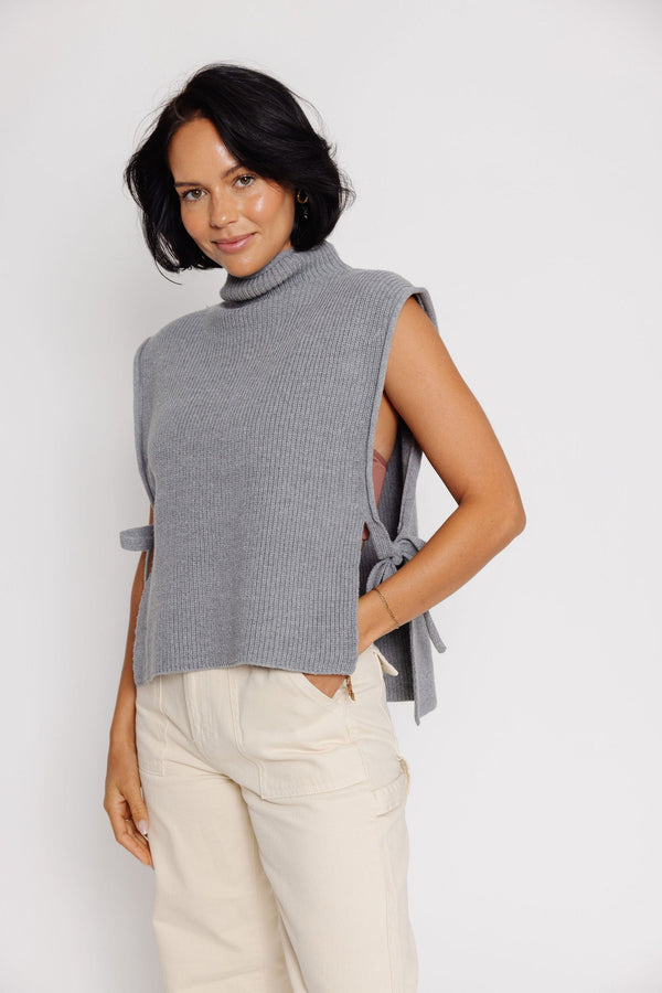 Aero Sweater Vest in H. Grey