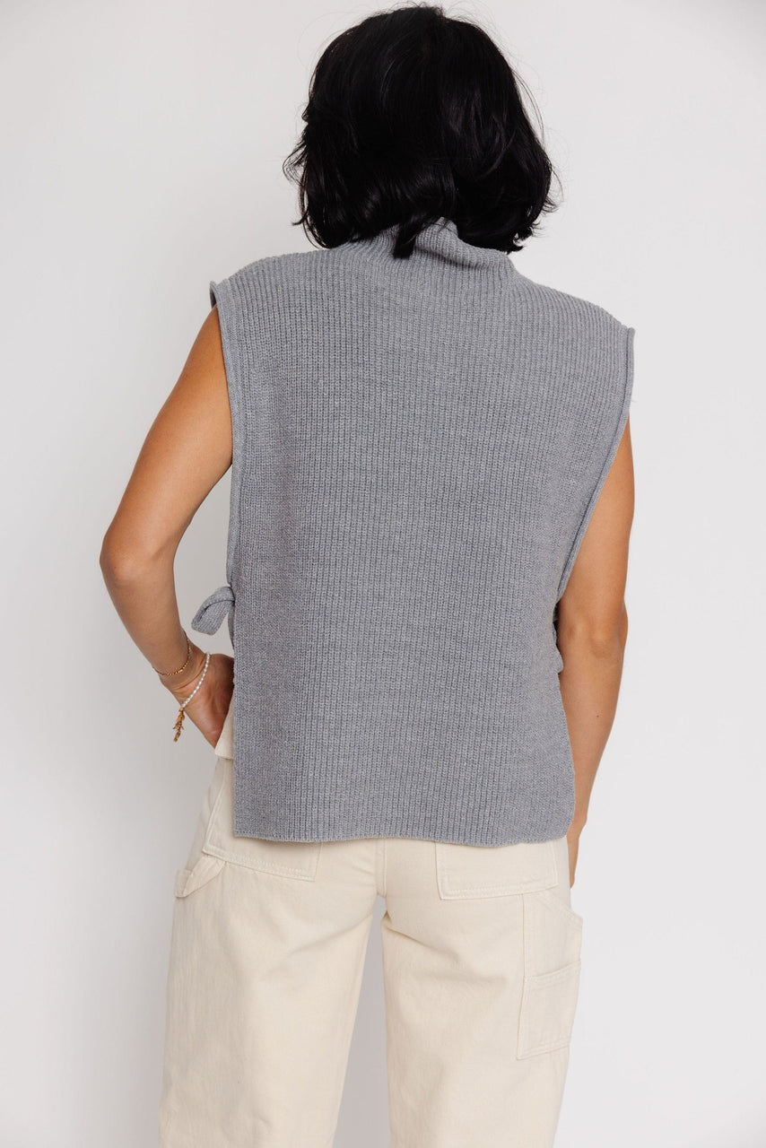 Aero Sweater Vest in H. Grey