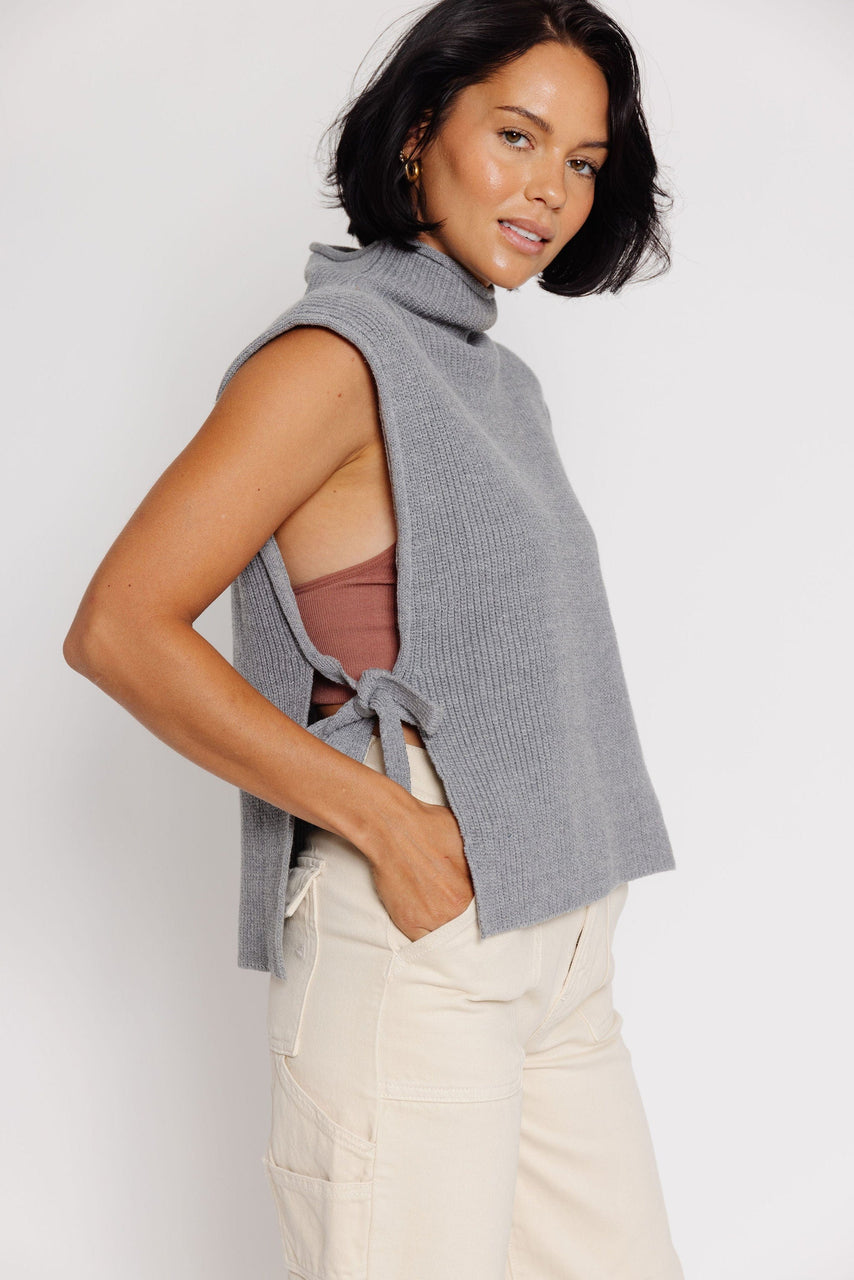 Aero Sweater Vest in H. Grey