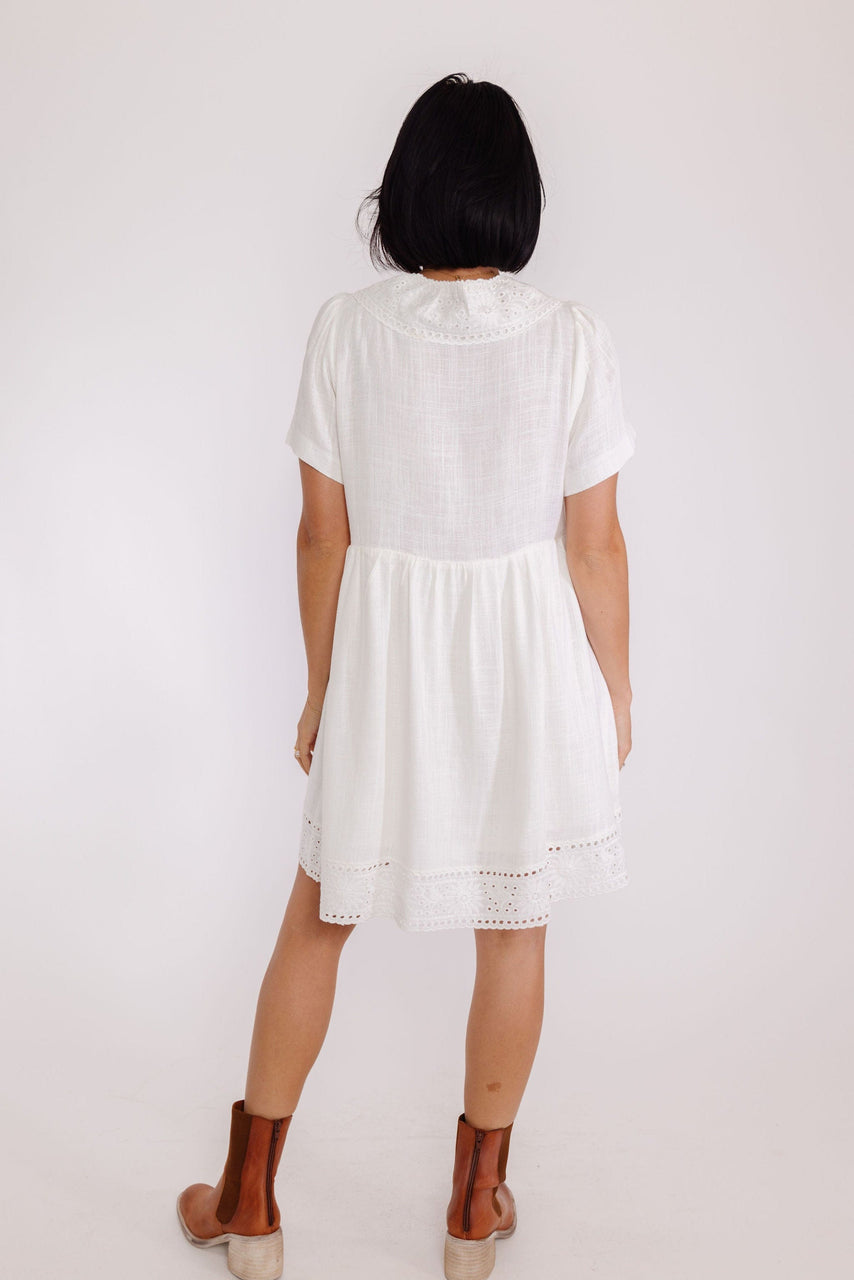 Summer Breeze Dress in White