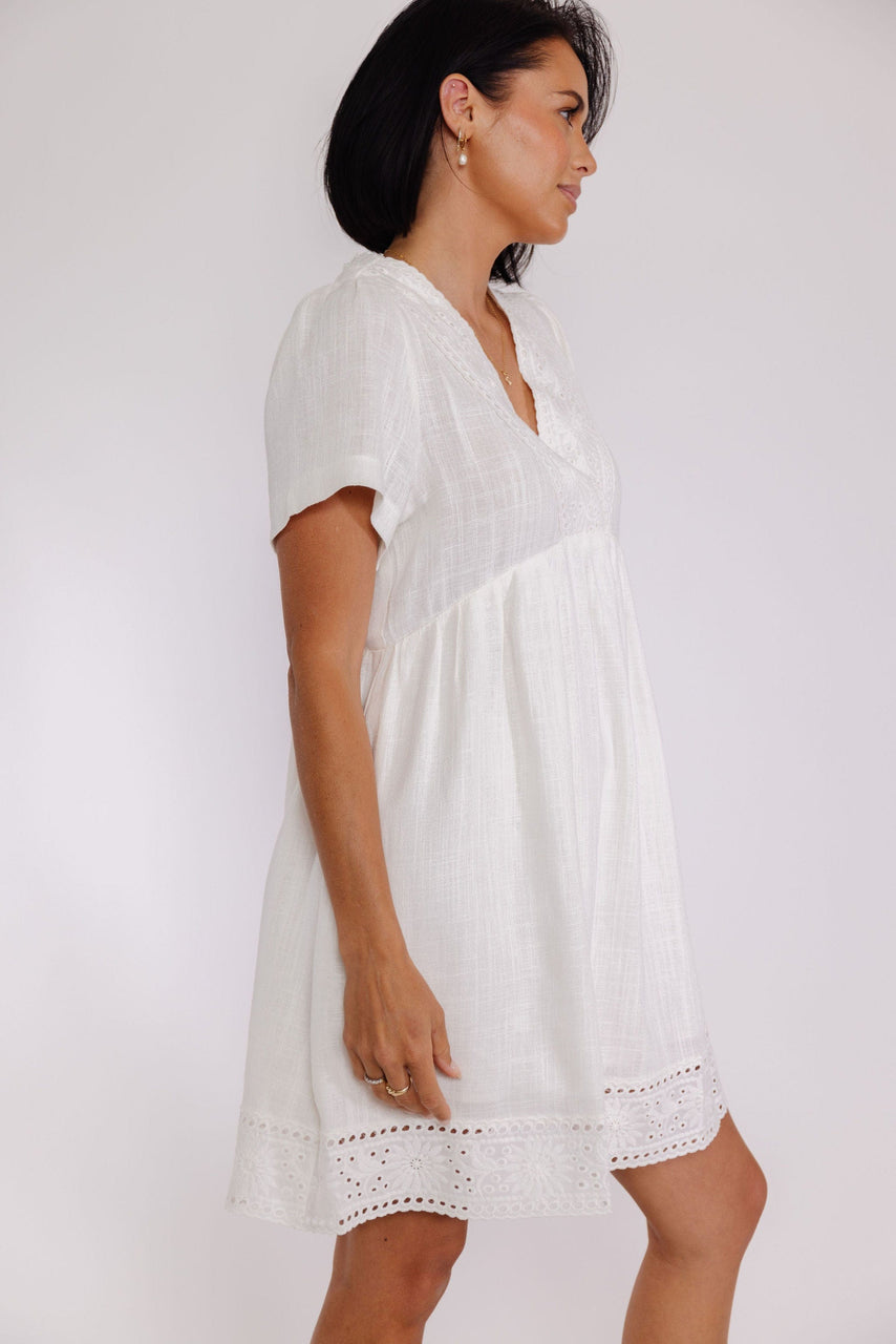 Summer Breeze Dress in White