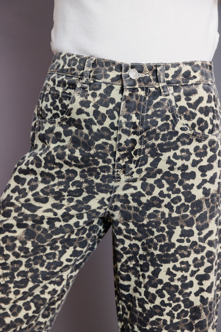 Toshi Barrel Jeans in Leopard Print