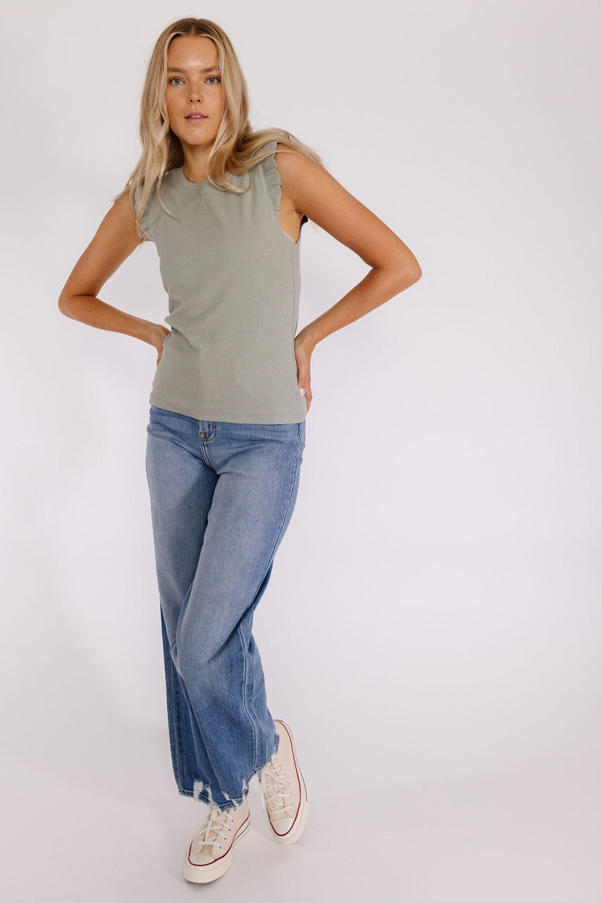 Valery Tee in S. Olive