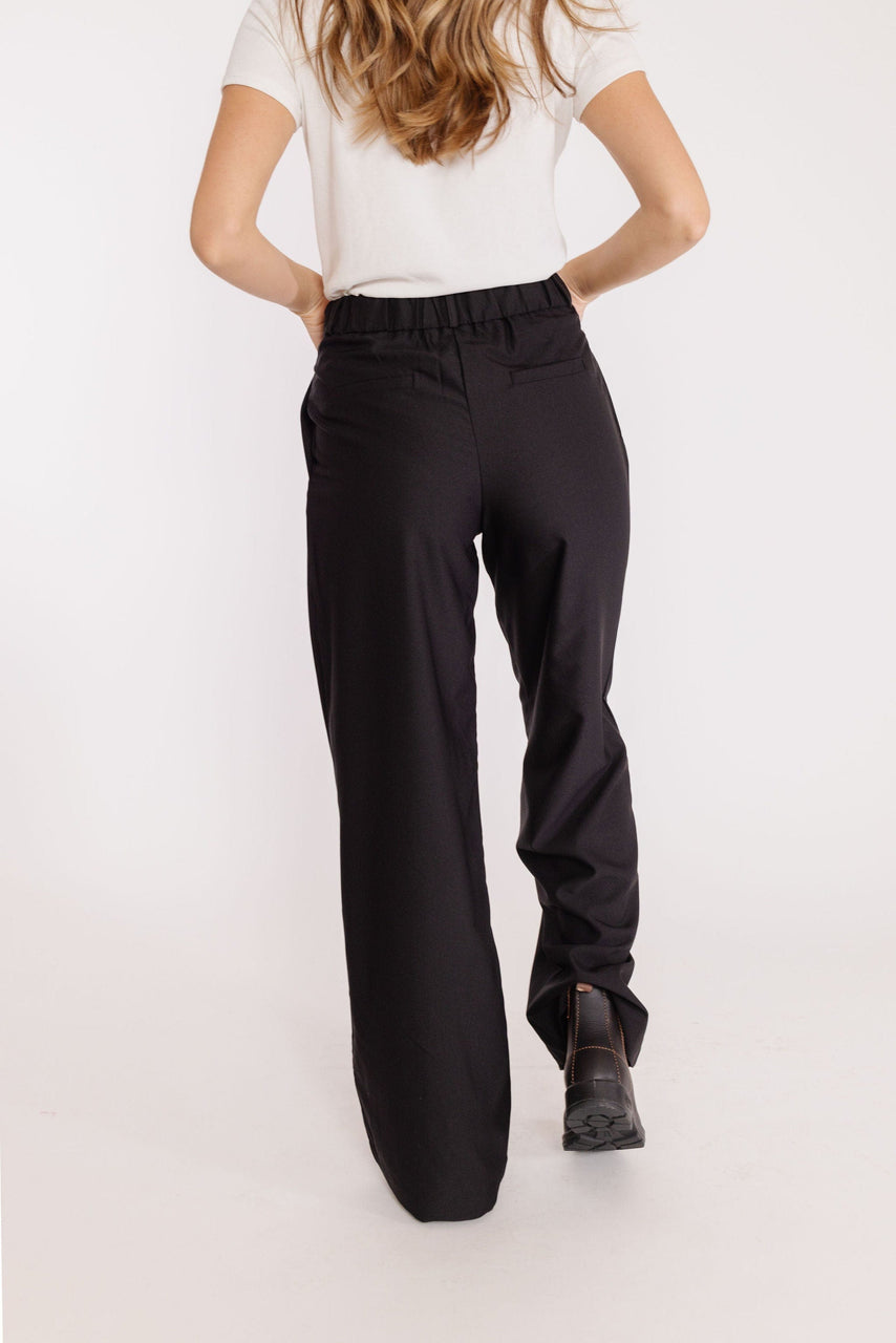 Brenden Pant in Black