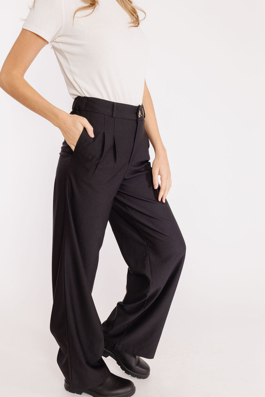 Brenden Pant in Black