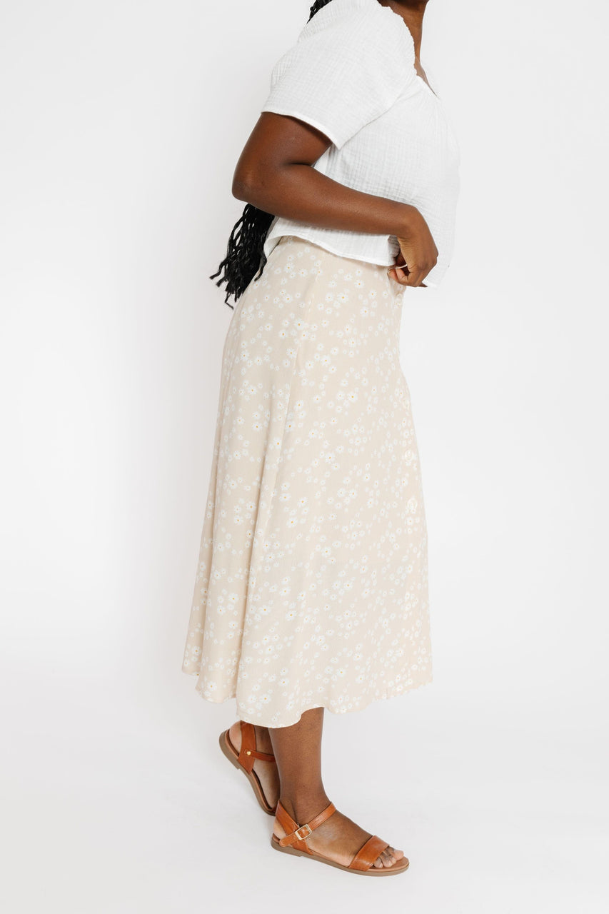 Daisy Field Skirt in Sand