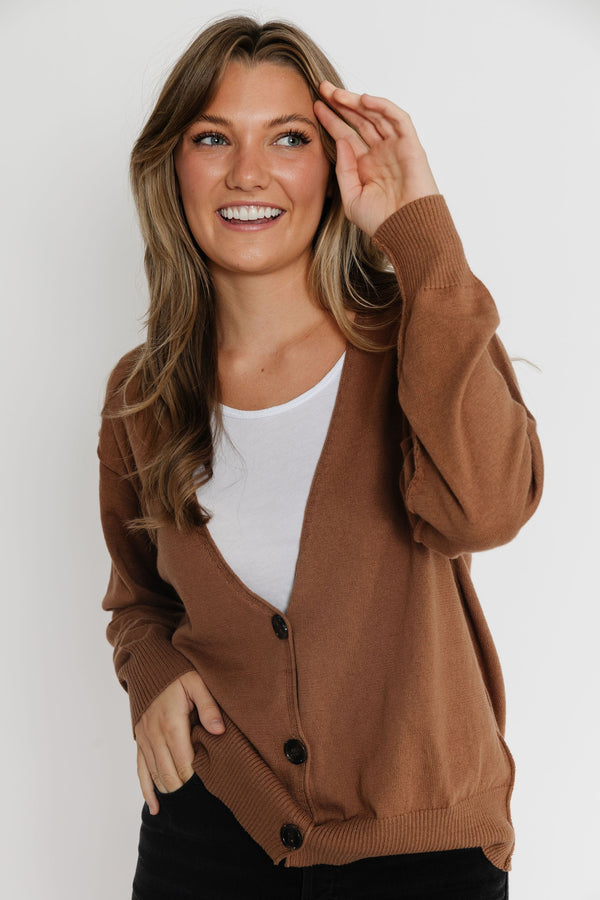 Maurice Cardigan in Camel
