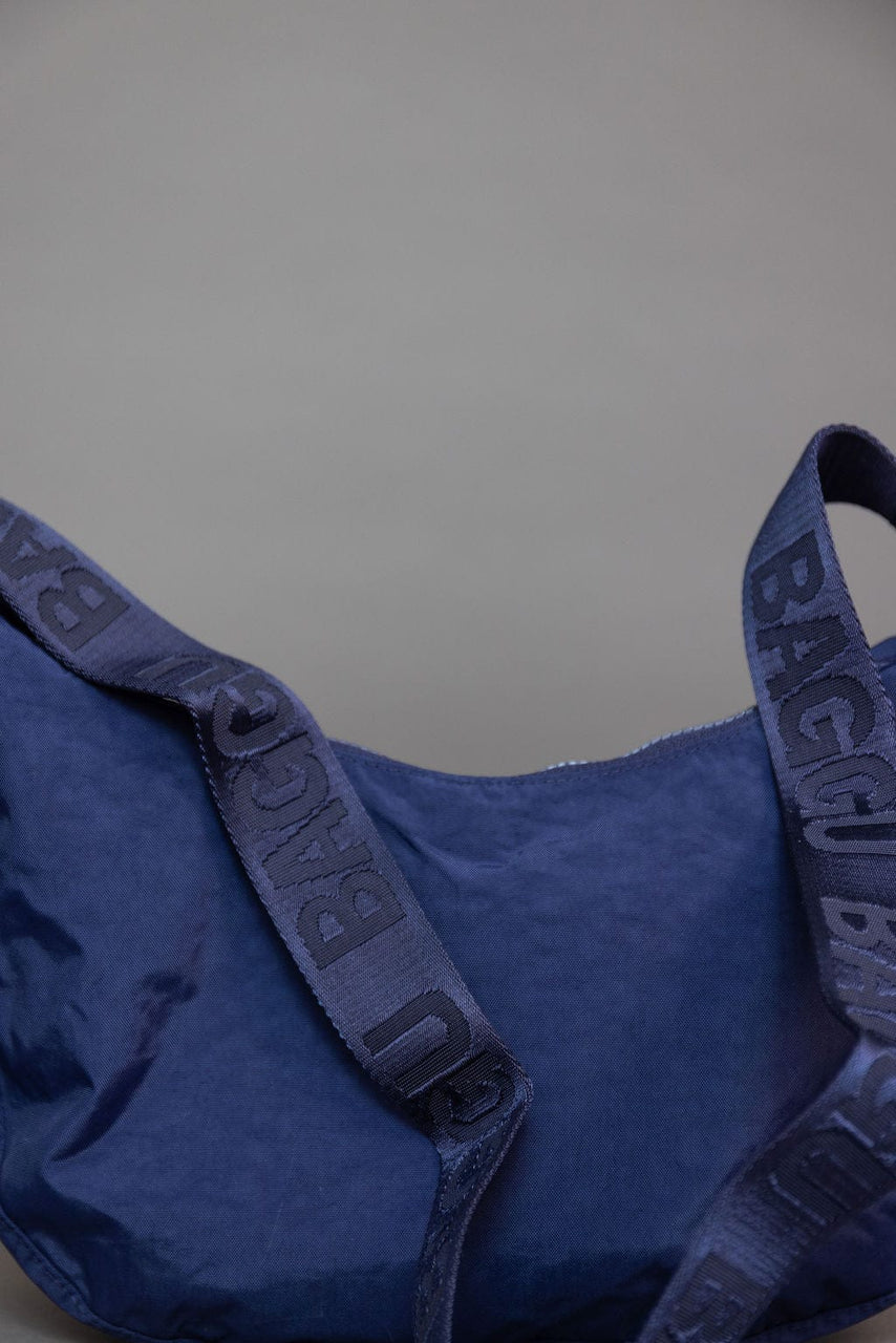 Baggu Medium Nylon Crescent Bag in Navy