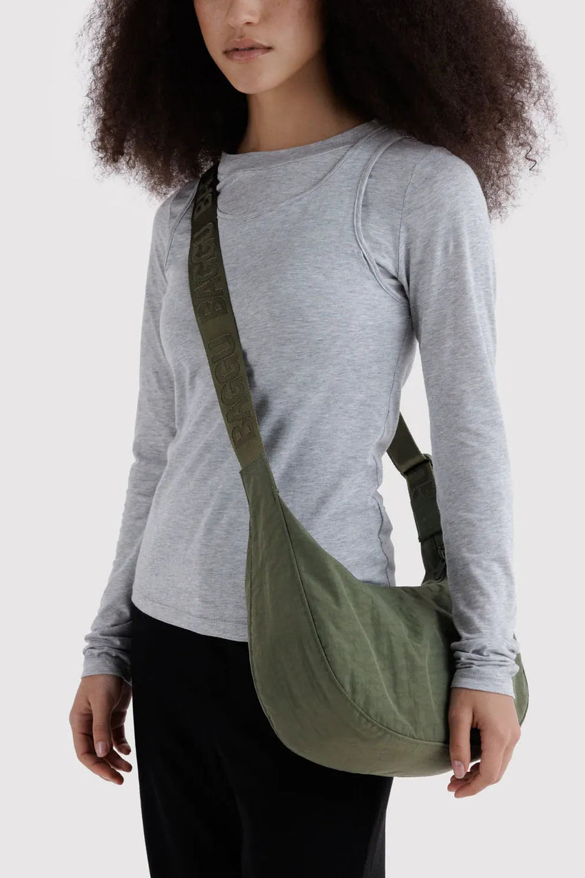 Baggu Medium Nylon Crescent Bag in Caper