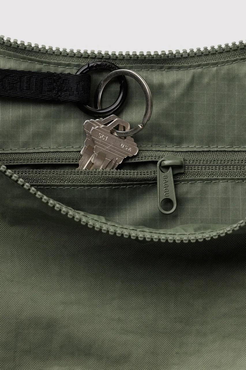 Baggu Medium Nylon Crescent Bag in Caper