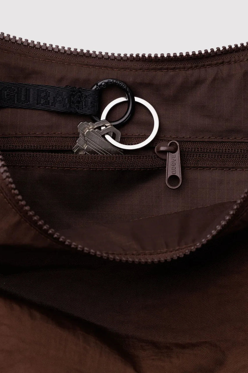 Baggu Medium Nylon Crescent Bag in Coffee