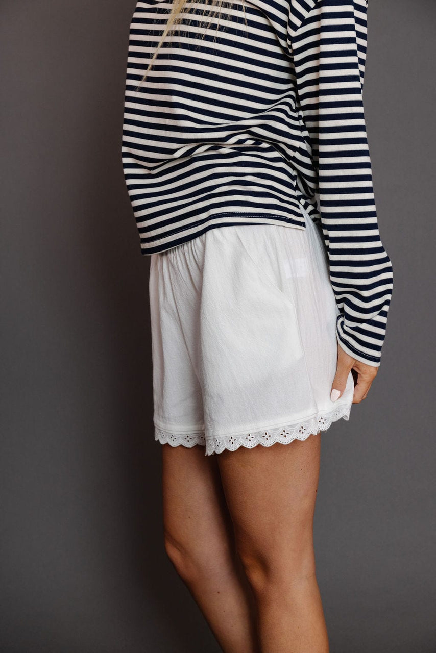 Duncan Shorts in Daisy