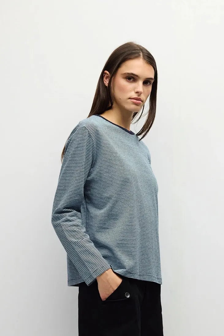 Jayleen Tee in Blue/Navy