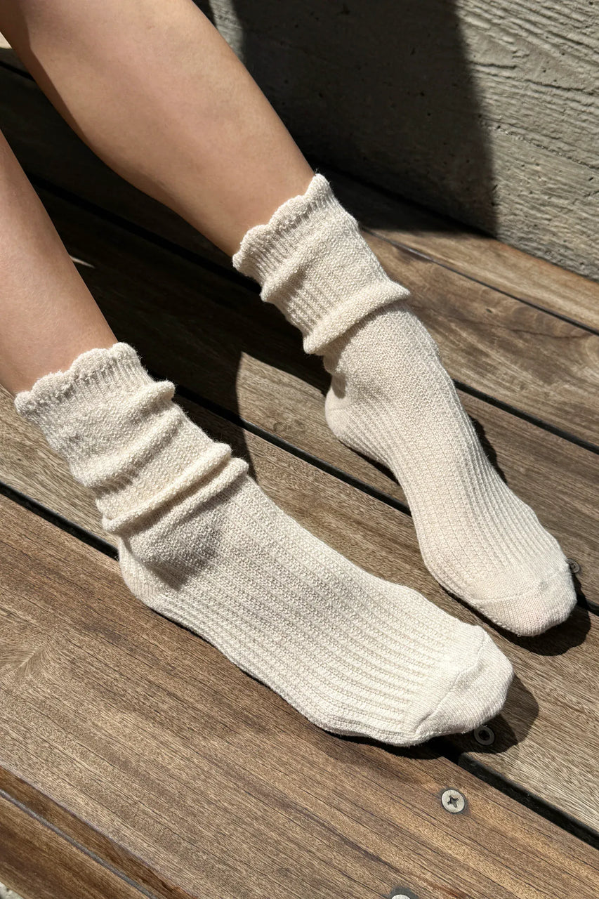 Le Bon Shoppe Linen Scallop Socks in Natural