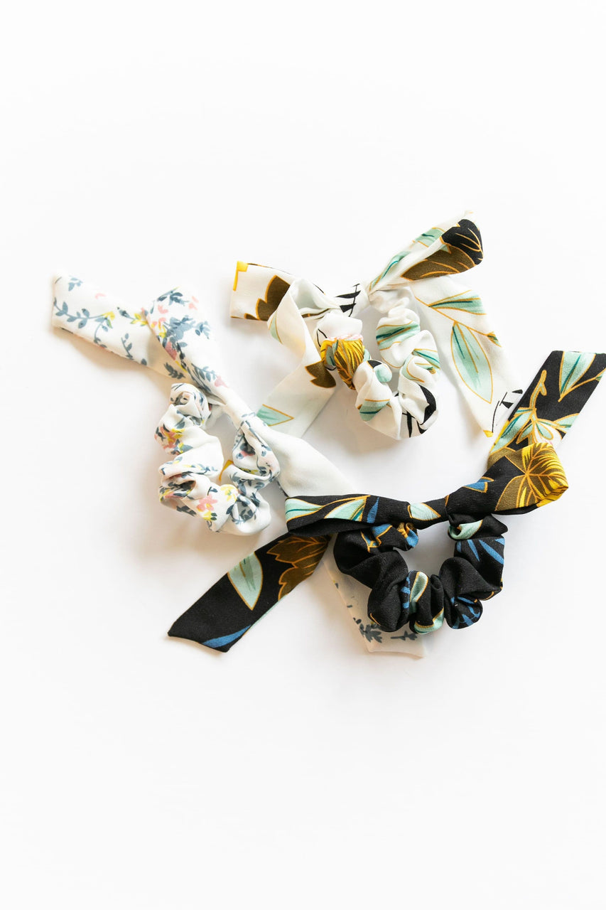 Midnight White Floral Tie w/ Bow Scrunchie