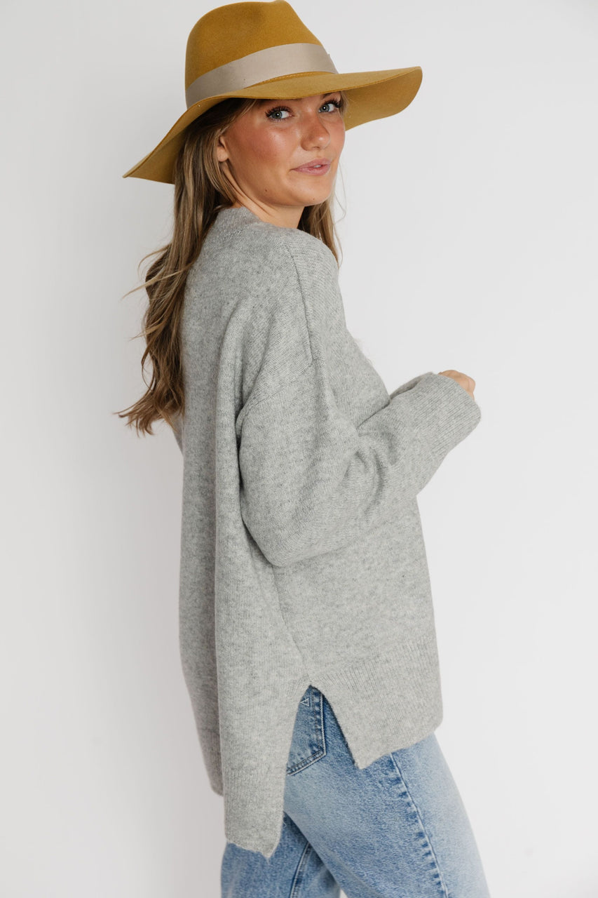 Sweater in Grey Soel Boutique