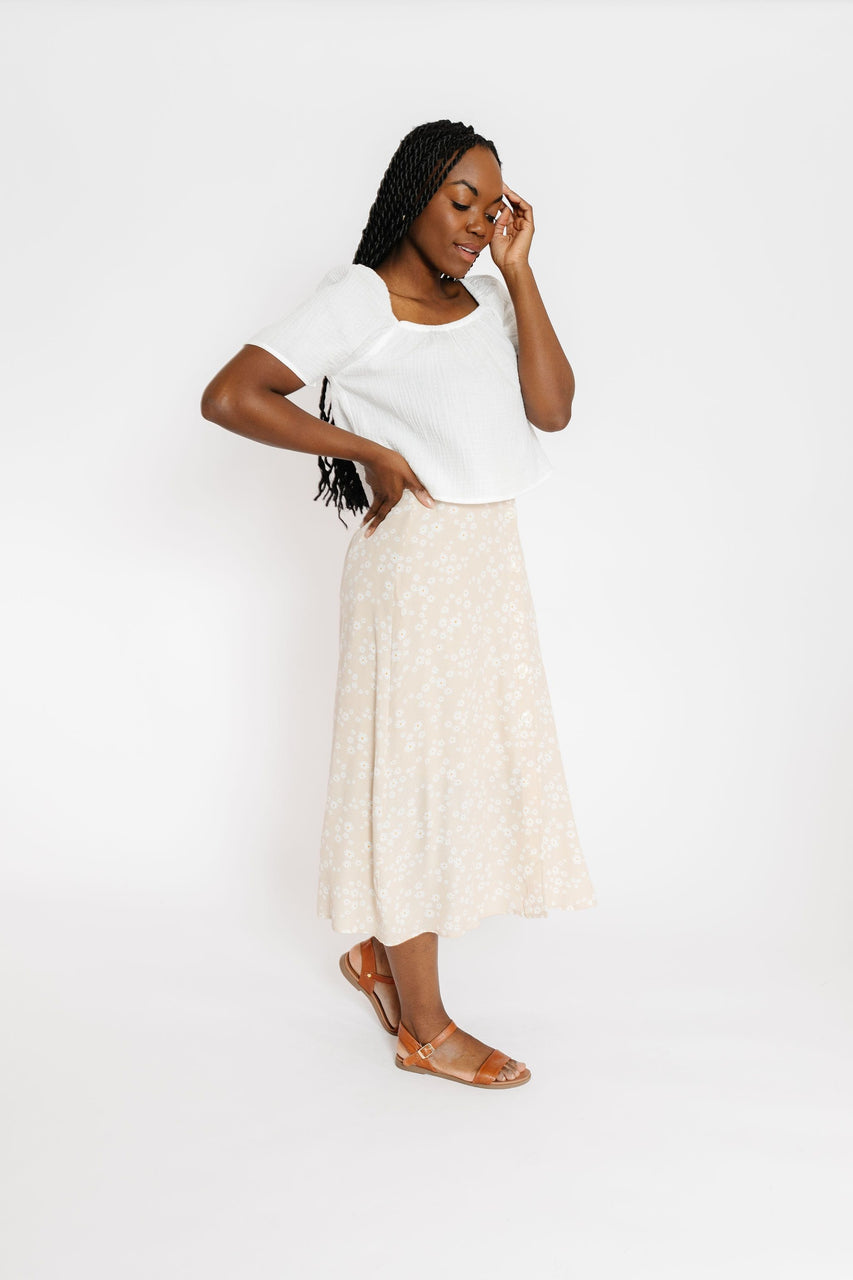 Daisy Field Skirt in Sand