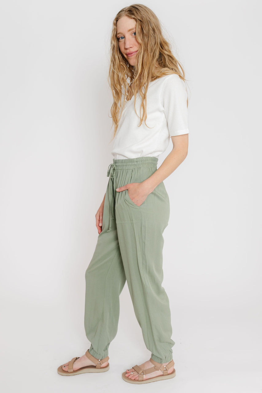 SueAnn Jogger Pant in S. Olive