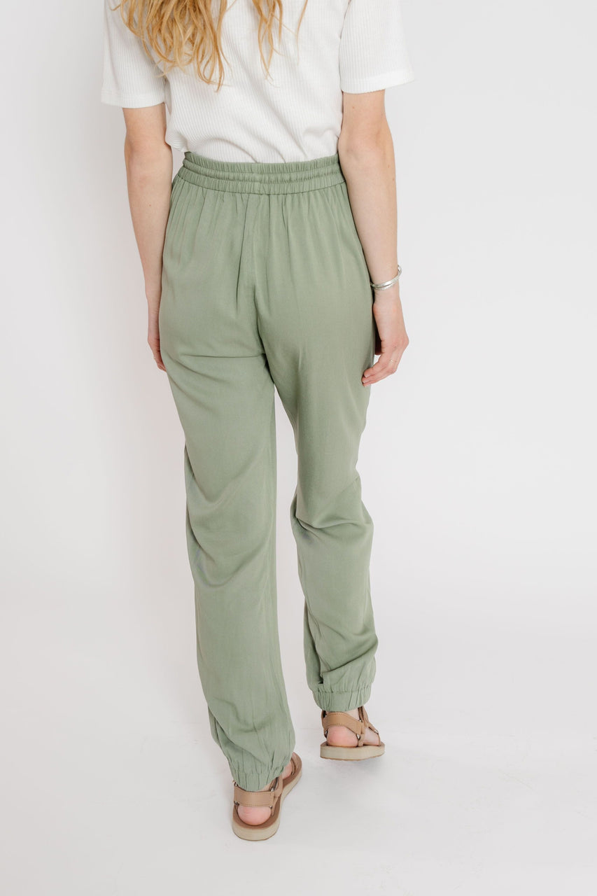 SueAnn Jogger Pant in S. Olive