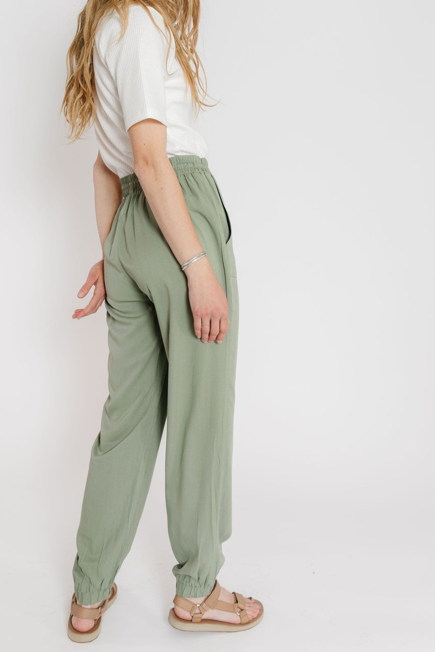 SueAnn Jogger Pant in S. Olive